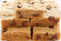 Golden Peanut Butter Chocolate Chip Bars