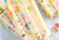 Rainbow Marshmallow Cloud Pops