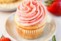 Dreamy Strawberry Cream Cheese Topping