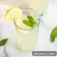 A close-up picture of a glass of lemonade.